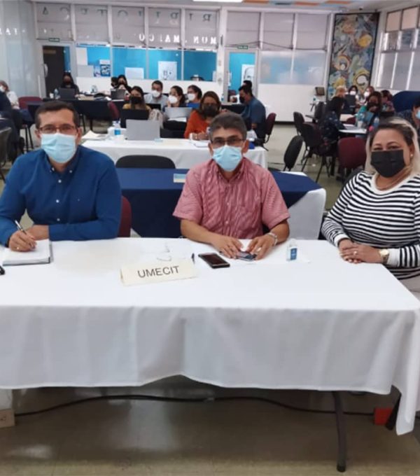 Colaboradores de UMECIT realizan Diplomado en Autoevaluación y Acreditación Universitaria