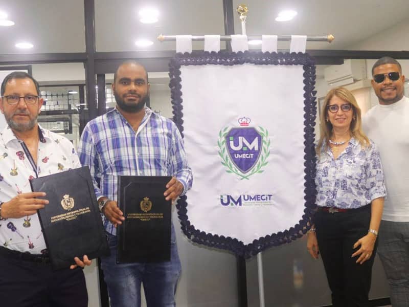 UMECIT suscribió dos acuerdos de cooperación con la Academia de Fútbol Román Torres y la empresa Lafer Sports Management, Inc