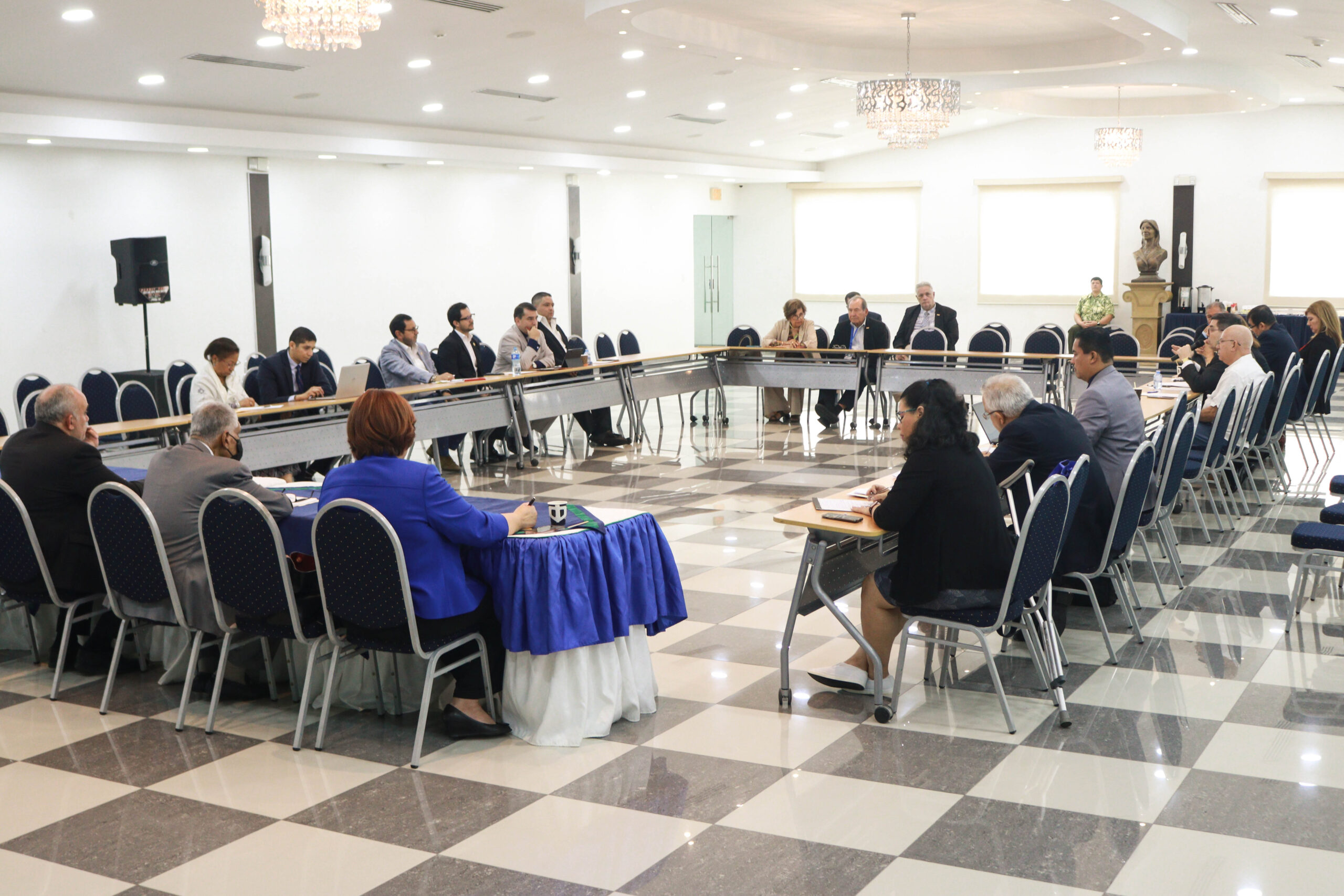 Destacada Participación en Reunión Extraordinaria del Consejo de Rectores en el Ámbito Jurídico