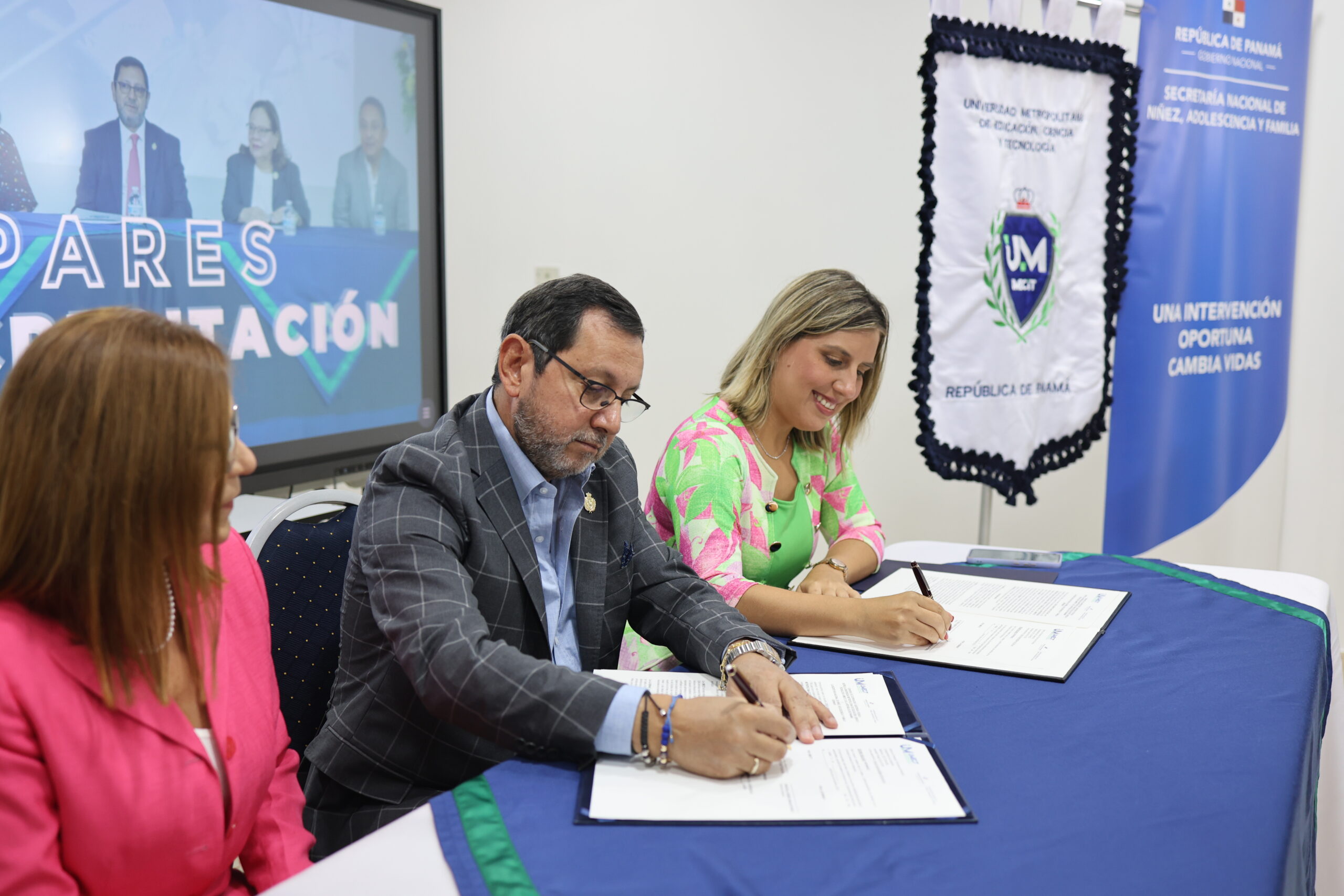 UMECIT y SENNIAF unen esfuerzos para el Bienestar de la Niñez y la Familia en Panamá