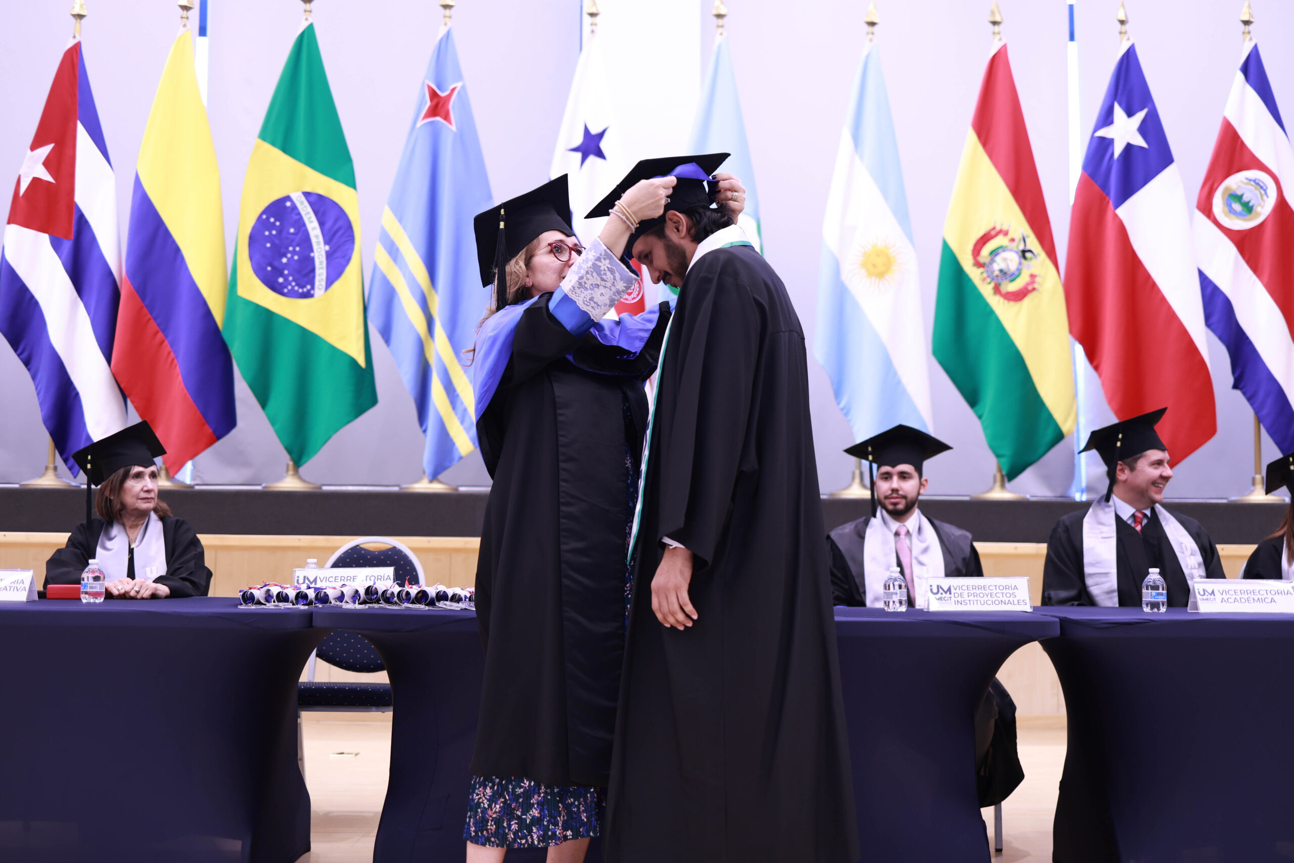 Ceremonia de Graduación UMECIT 2023 en Panamá y Colombia