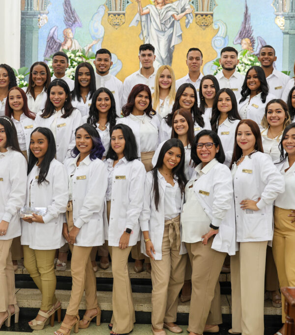 Celebramos la imposición de Batas de Licenciatura en Fisioterapia