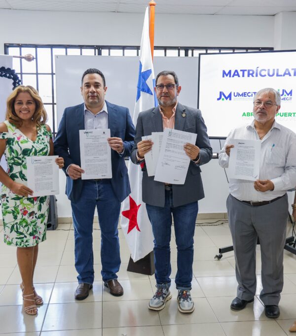 Firma de Convenios para el Progreso y la Colaboración en UMECIT Sede Chitré