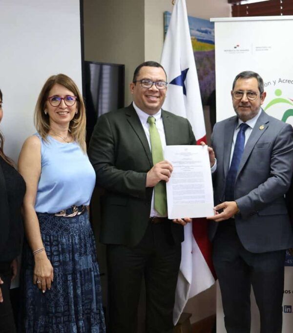 Licenciatura en Psicología General recibe Reacreditación máxima por 6 años