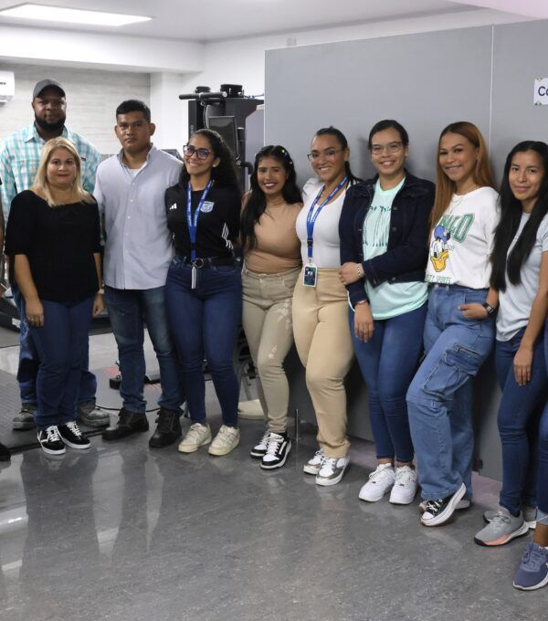 Estudiantes de Seguridad y Salud Ocupacional se capacitan en pausas activas para fortalecer sus conocimientos y contribuir al bienestar laboral