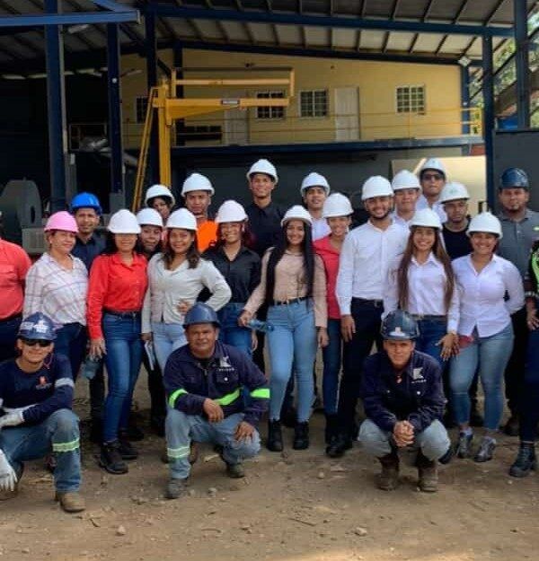 Gira Académica de estudiantes de la Licenciatura en Seguridad y Salud Ocupacional a la Empresa Silos y Tanques Panamá