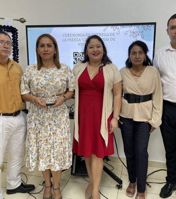 Homenaje a la Mujer del Año en Sede Santiago: Entrega de la Presea Cecilia Rojas de Nieto