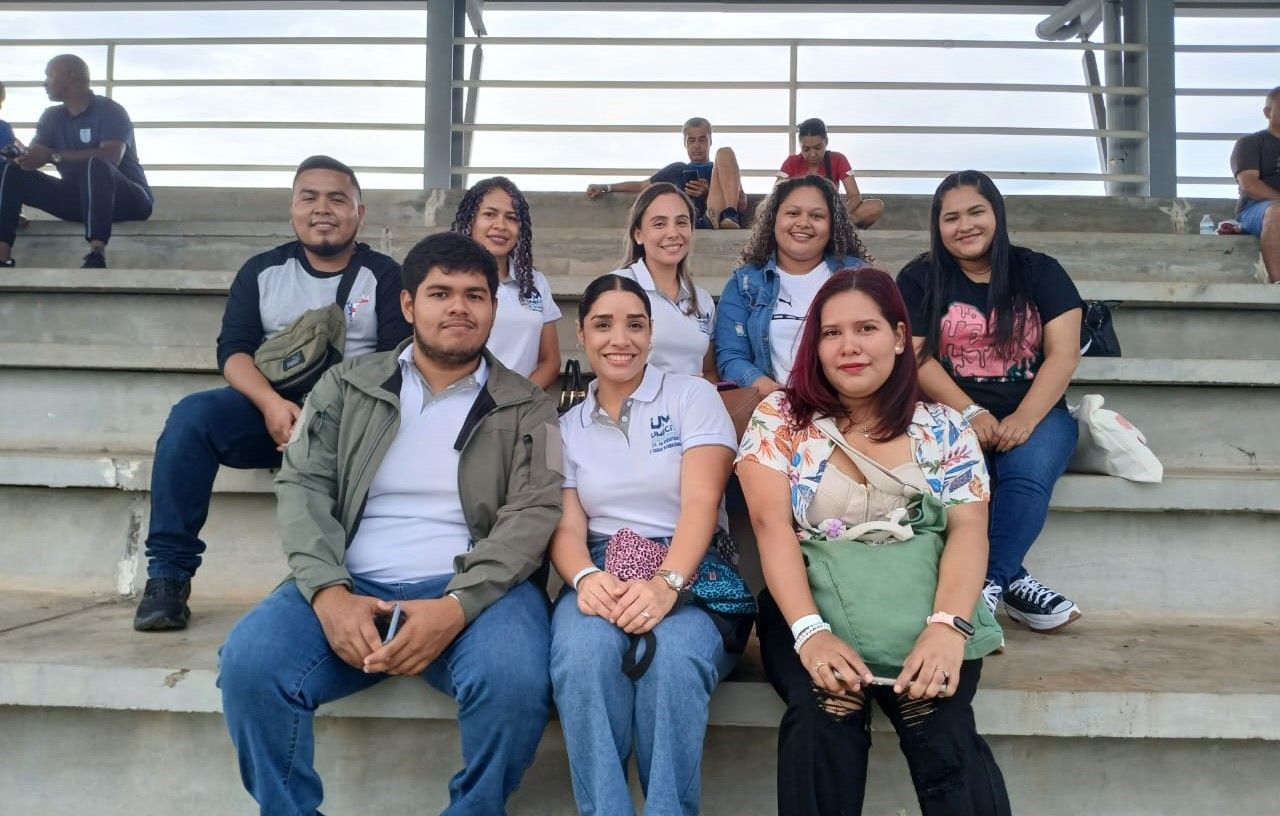 Estudiantes de UMECIT Santiago: Guardianes de la Seguridad en el Fútbol Profesional