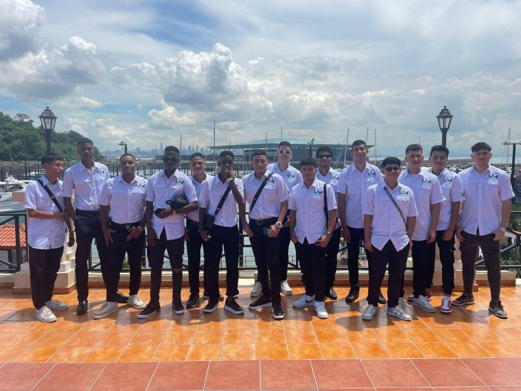 Experiencia Educativa: Estudiantes de Administración Marítima y Logística se Sumergen en la Operación Portuaria