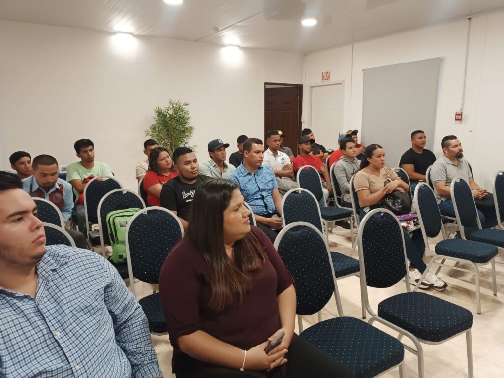 Enriquecedor Conversatorio sobre Cambio Climático en la Sede Santiago