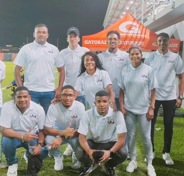 UMECIT Participa en el Partido de Leyendas del Fútbol Panameño en Honor a Rommel Fernández y Luis «El Matador» Tejada