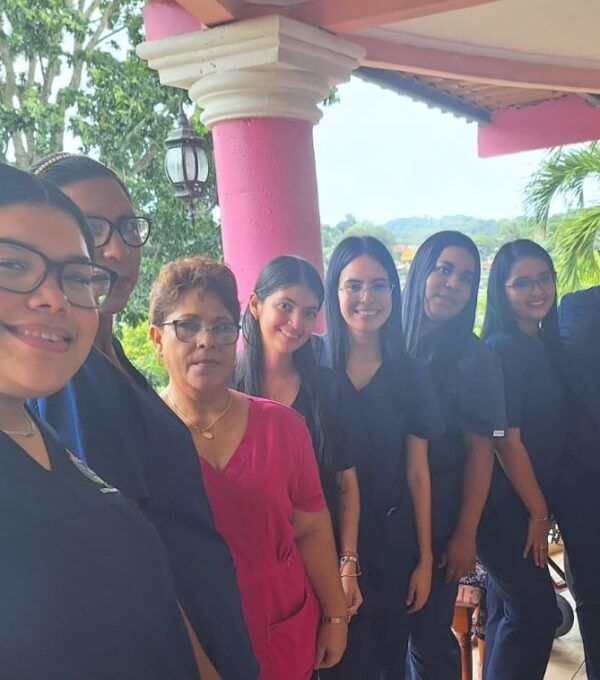 Visita de Estudiantes de Psicología a Hogares del Adulto Mayor en Arraiján y La Chorrera