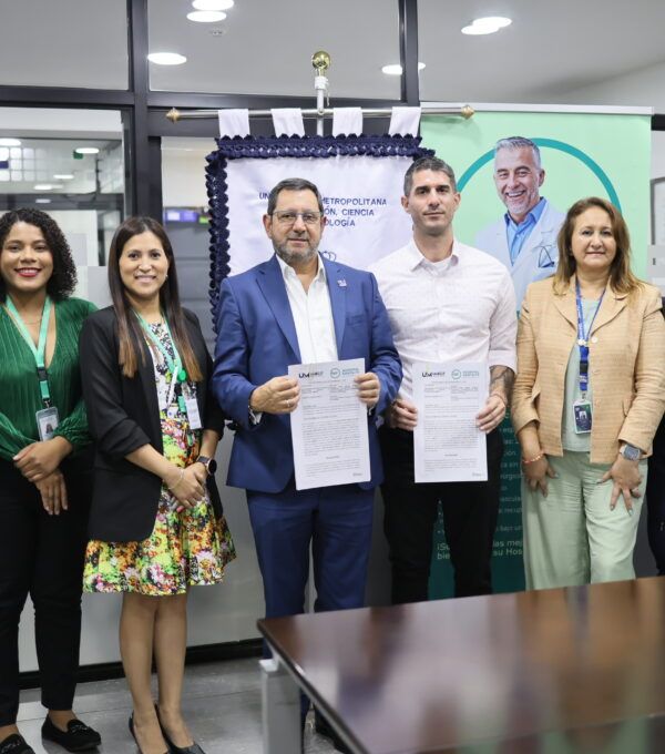 UMECIT y Hospital Santafé S.A. firman convenio marco de cooperación