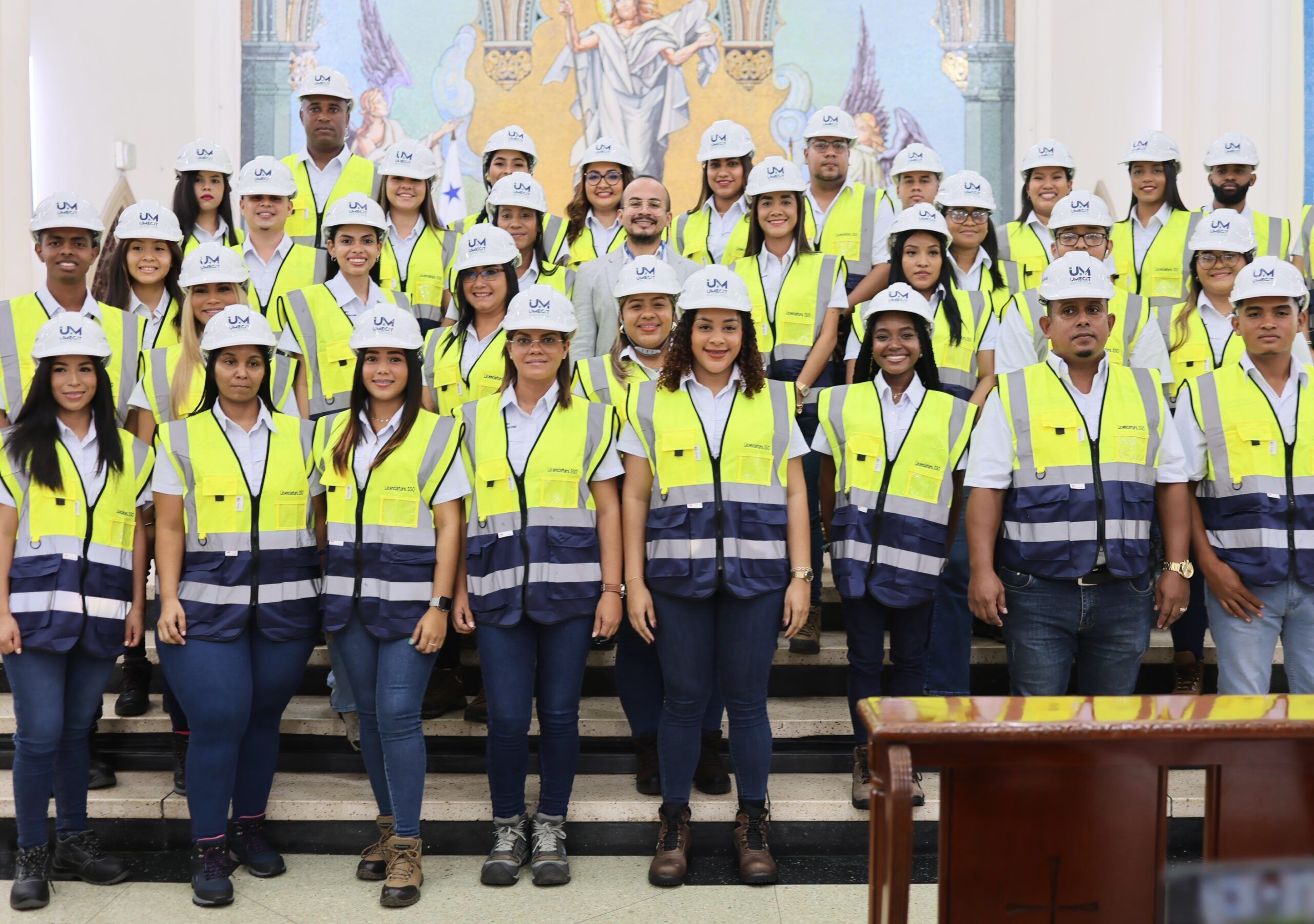 UMECIT celebra la Ceremonia de Imposición de Cascos para estudiantes de Seguridad y Salud Ocupacional