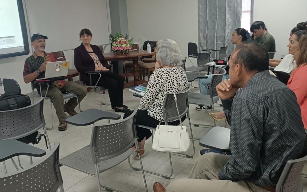 Participación en Café Científico de SENACYT sobre evaluación de acuíferos y cuencas hidrográficas