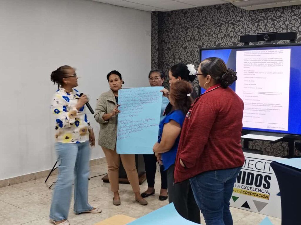 UMECIT fortalece las competencias de los trabajadores sociales en Panamá con taller de actualización