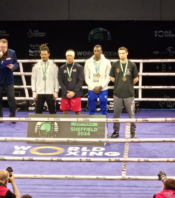 Panamá brilla en el Mundial de Boxeo 2024: Eduardo Beckford obtiene medalla de bronce