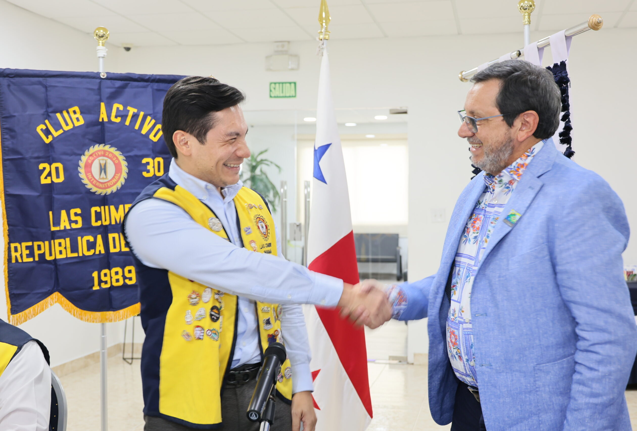 Convenio de Cooperación Técnica y Social entre el Club Activo 20-30 Las Cumbres y UMECIT