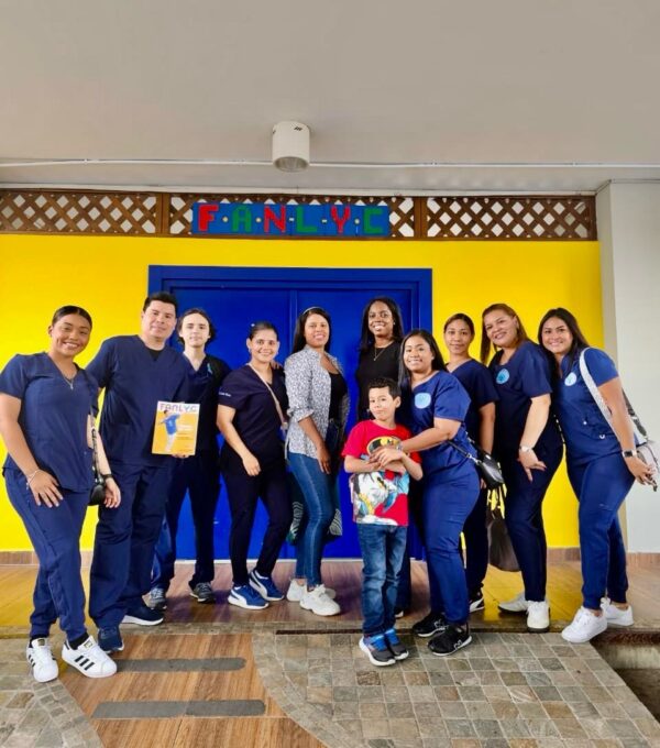Estudiantes de Psicología General aplican sus conocimientos en Fanlyc en el Día Internacional del Cáncer Infantil