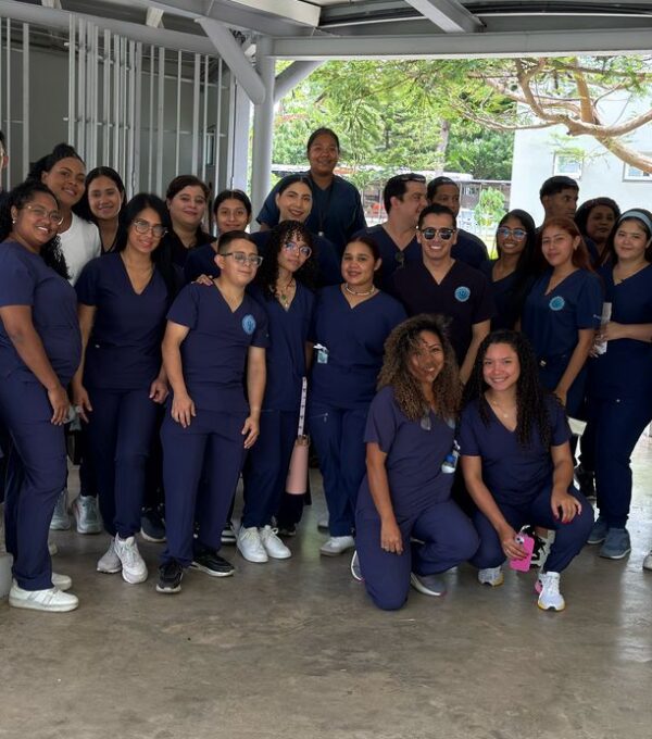 Estudiantes de Psicología participan en jornada comunitaria por la salud sexual y la crianza positiva