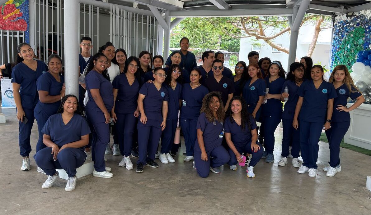 Estudiantes de Psicología participan en jornada comunitaria por la salud sexual y la crianza positiva