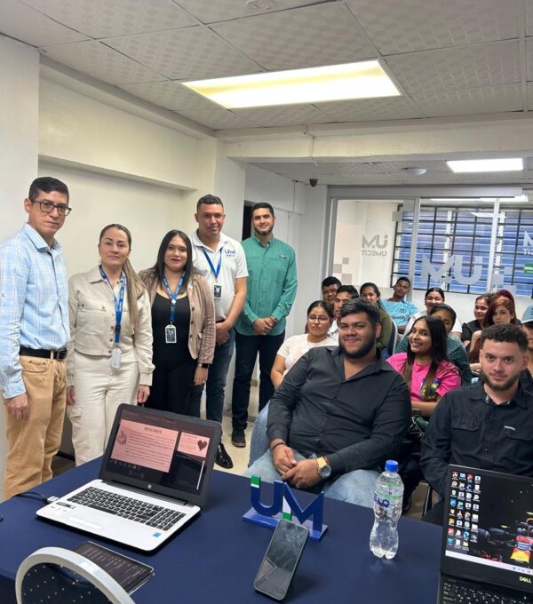 Foro de emprendimiento en la Sede Santiago integra contabilidad y desarrollo productivo en torno al café Robusta