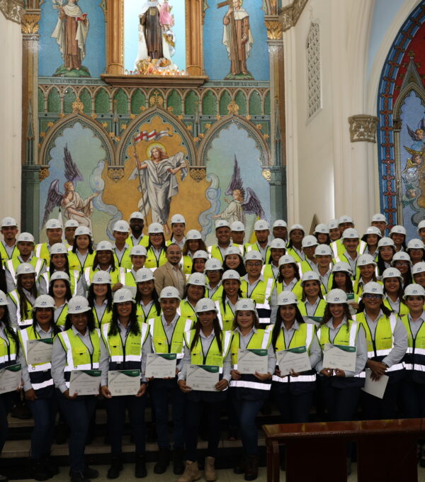 Ceremonia de Imposición de Cascos de la Licenciatura en Seguridad y Salud Ocupacional