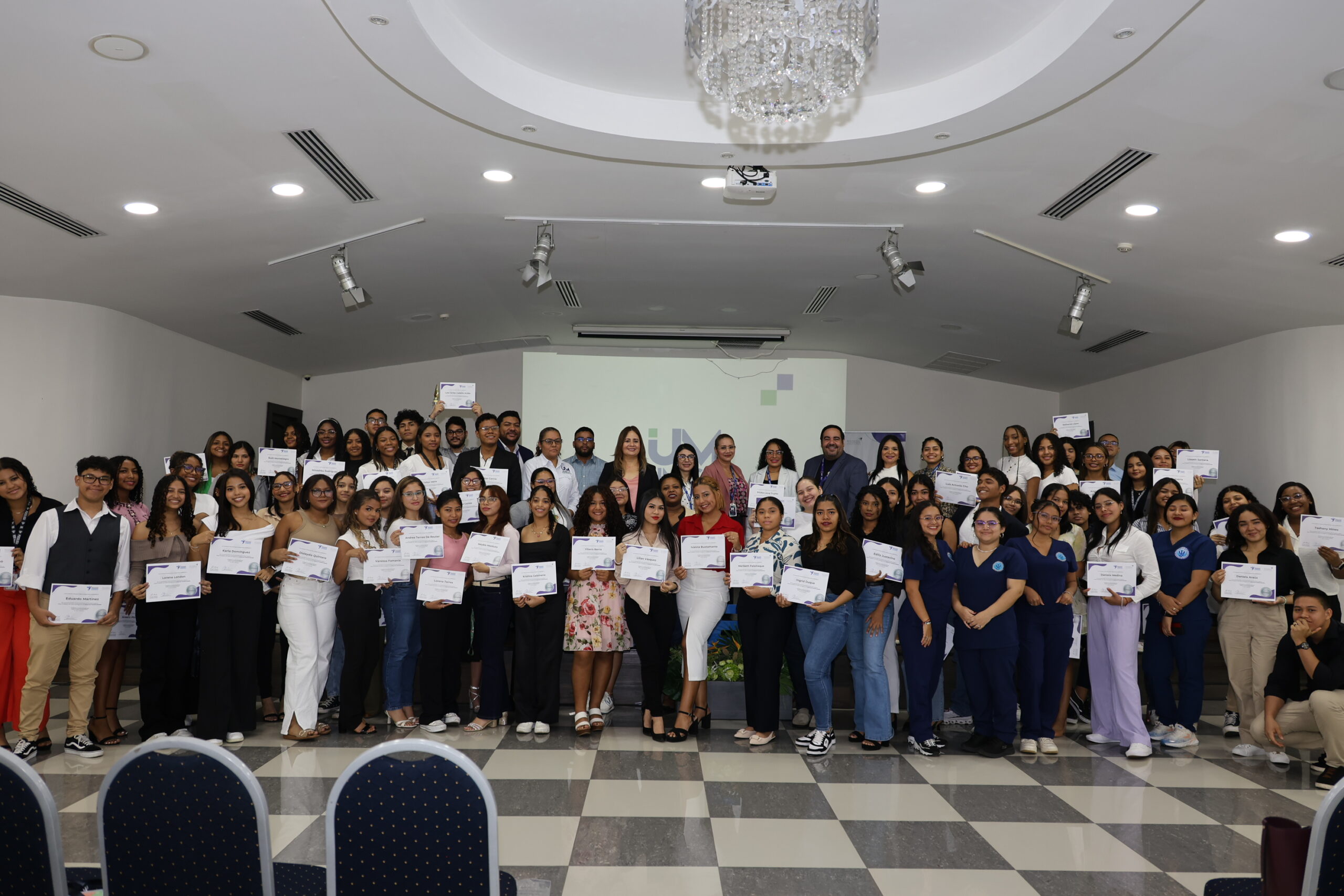 Graduación del Seminario en Liderazgo a través de Mesas de Transformación