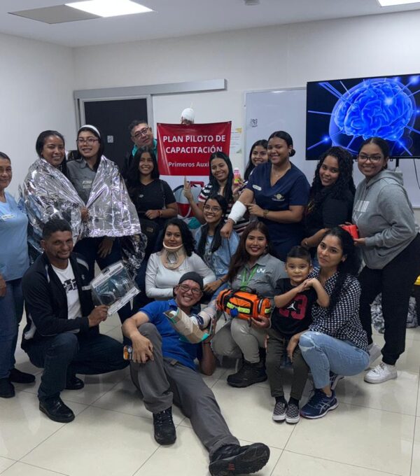Estudiantes fortalecen sus competencias con capacitaciones en primeros auxilios