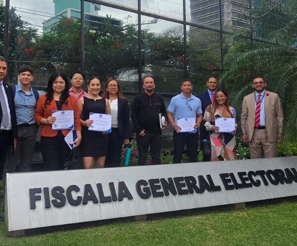 Jornada académica sobre Delitos, Faltas y Contravenciones Electorales fortalece formación jurídica en UMECIT