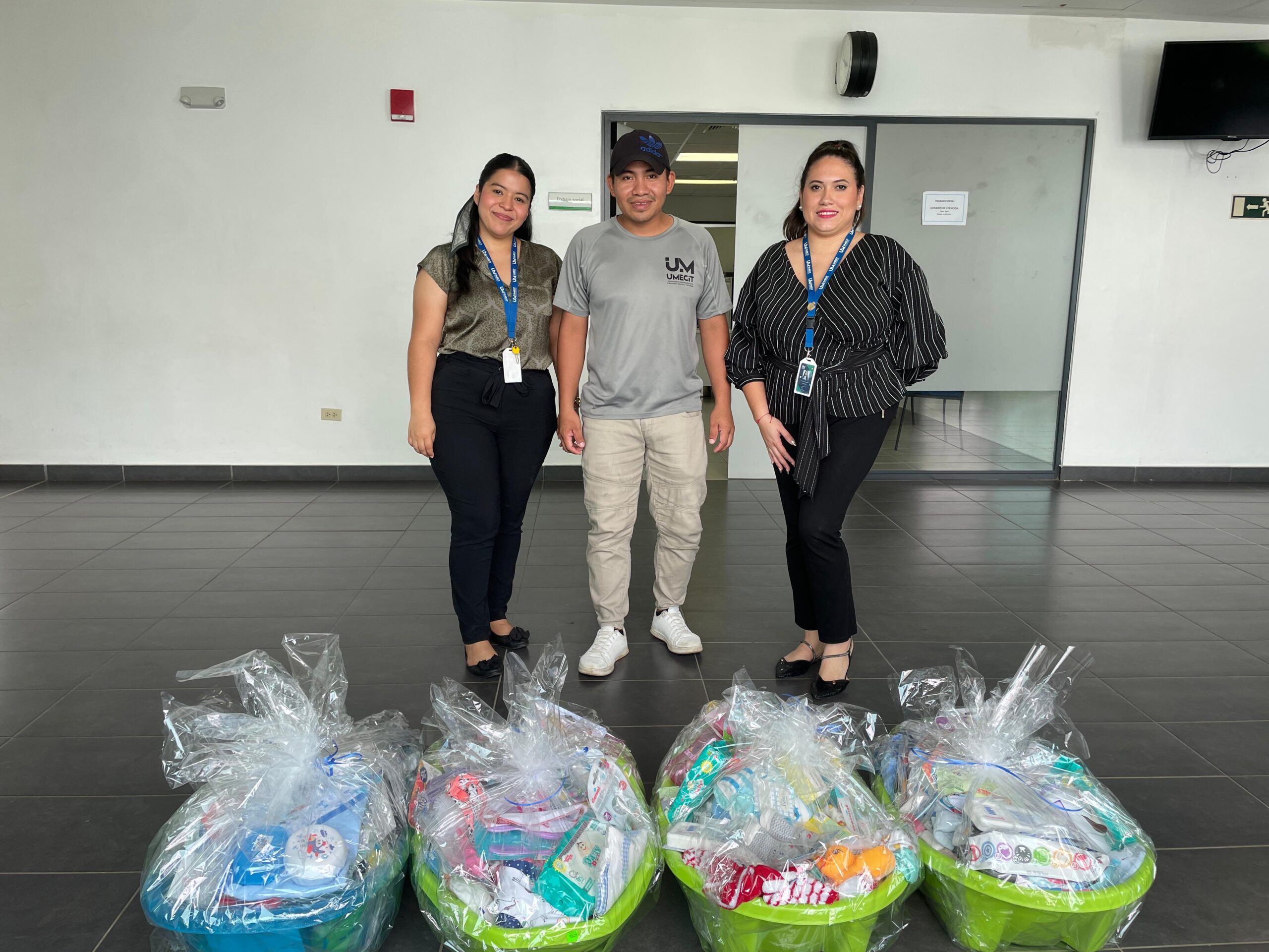Sede Santiago celebra el 21° aniversario de UMECIT con jornada solidaria en el Hospital Luis «Chicho» Fábrega