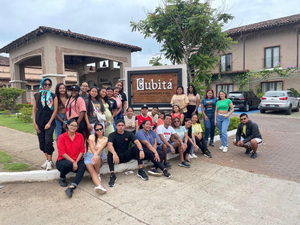 Exploración Empresarial y Sostenible en Turismo: Gira Pedagógica de Estudiantes de Turismo Bilingüe en Coclé, Herrera y Los Santos