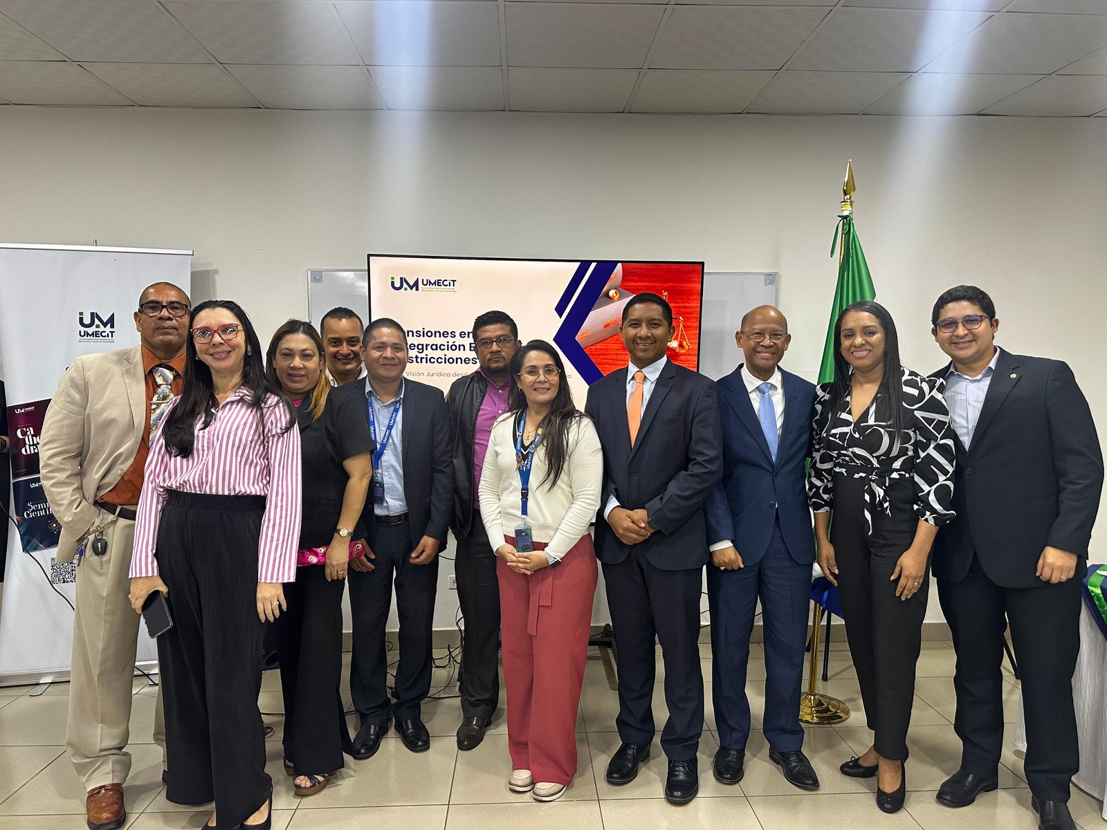 Estudiantes de Derecho y Ciencias Políticas impulsan el debate sobre integración y comercio internacional en UMECIT La Chorrera