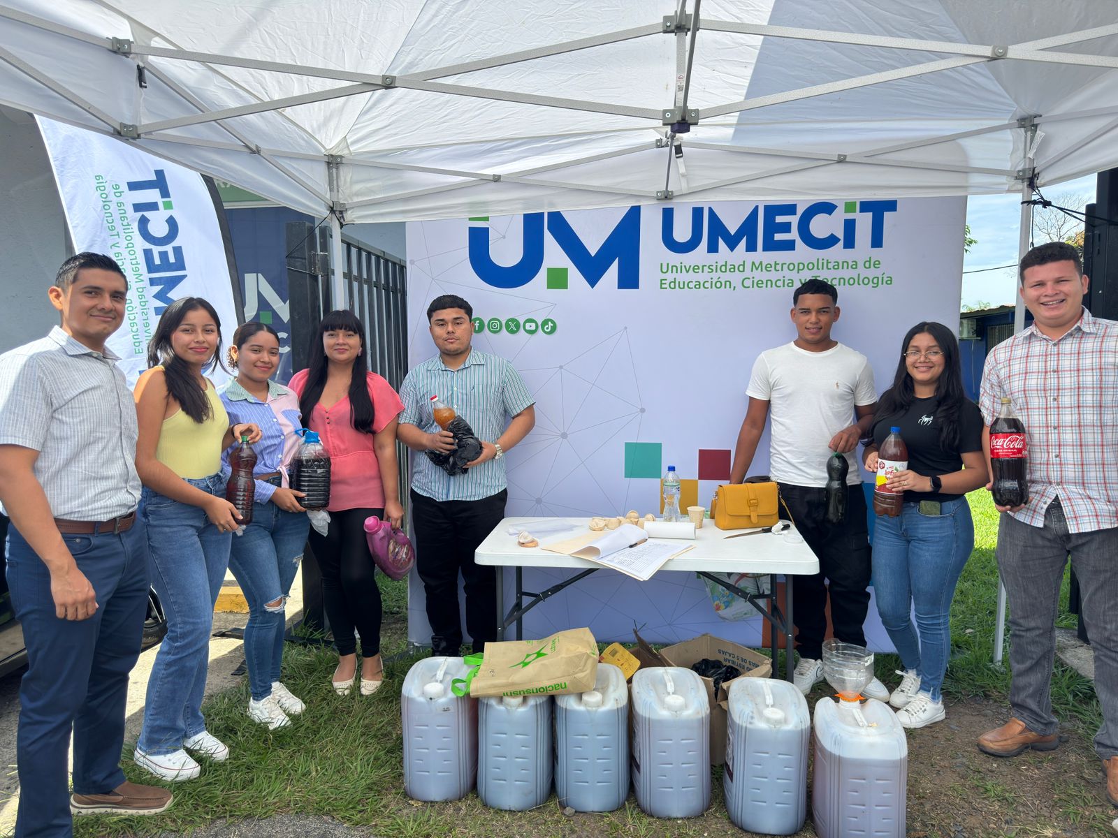 Jornada de Reciclaje de Aceite de Cocina Usado en UMECIT Sede Santiago: compromiso ambiental y académico