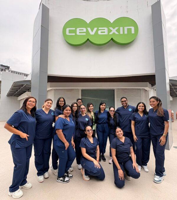Estudiantes de Psicología de UMECIT fortalecen competencias en CEVAXIN