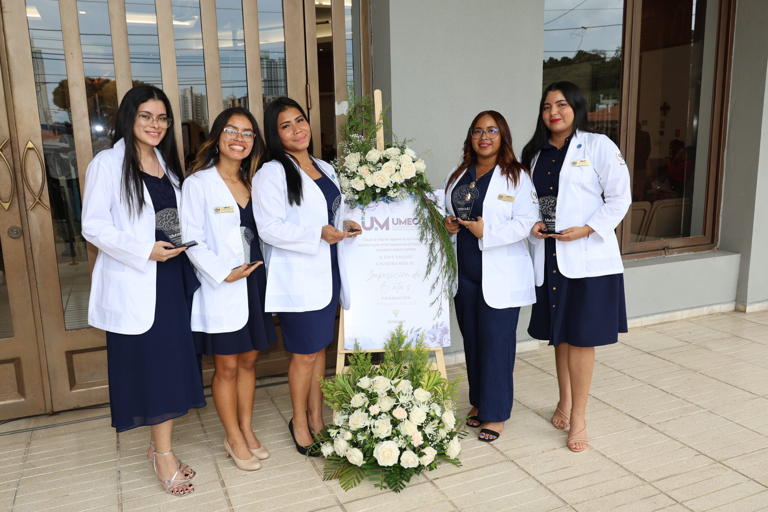 Primera Ceremonia de Imposición de Batas y Pines en la Carrera de Psicología de UMECIT