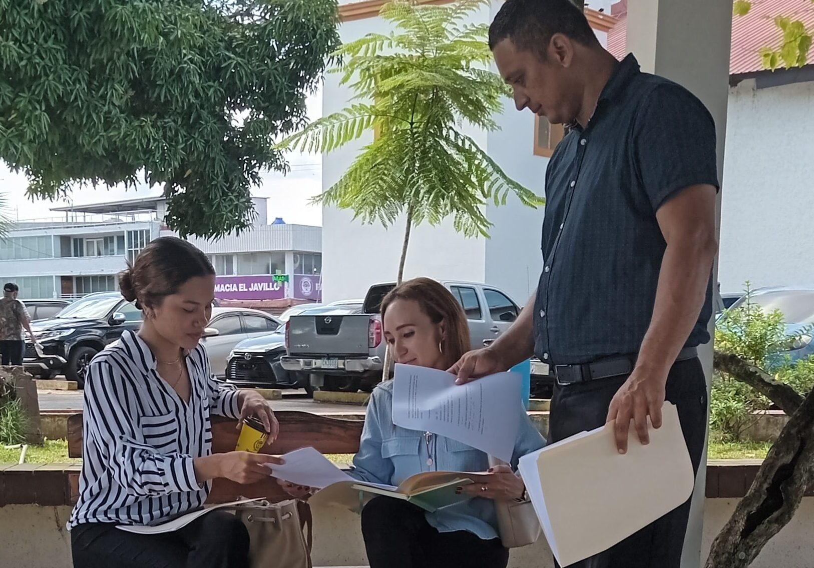 En Santiago de  Veraguas UMECIT desarrolla trabajo de campo sobre desempleo femenino