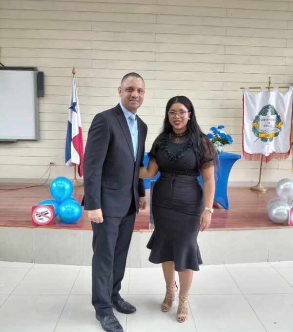 Graduada umecista participa en Simposio sobre Adicciones y Psicopatología en la Adolescencia
