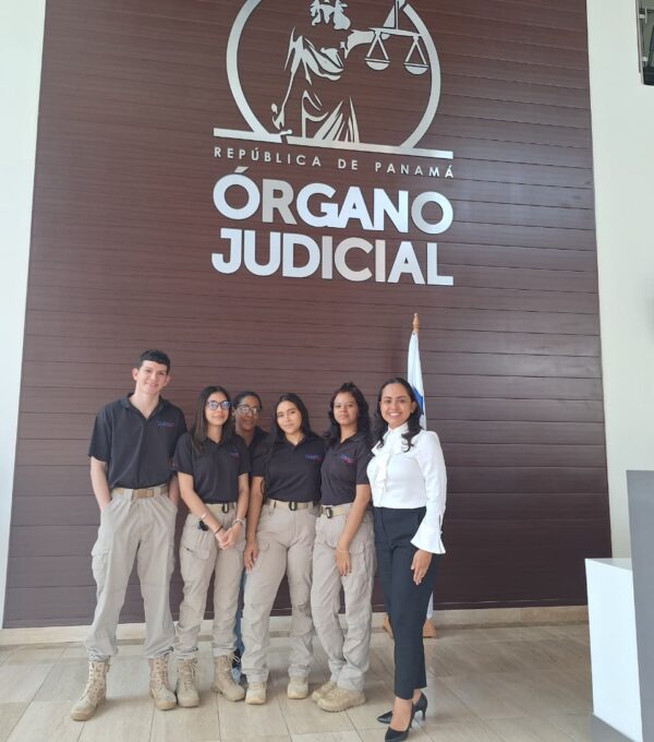 Estudiantes de Criminalística y Ciencias Forenses participan en conversatorio sobre una década de justicia abierta en Chiriquí