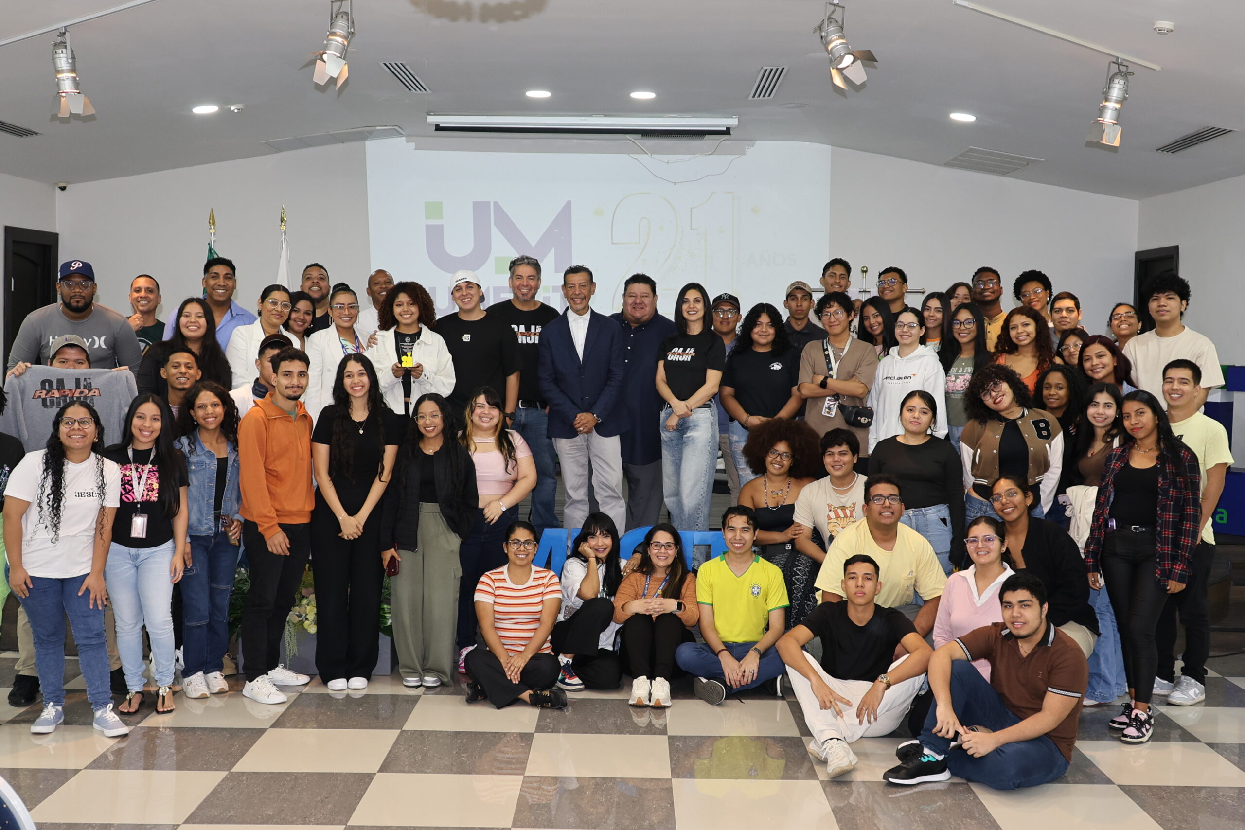 Creatividad y talento se unen en el concurso “El Arte de Tejer Historias”