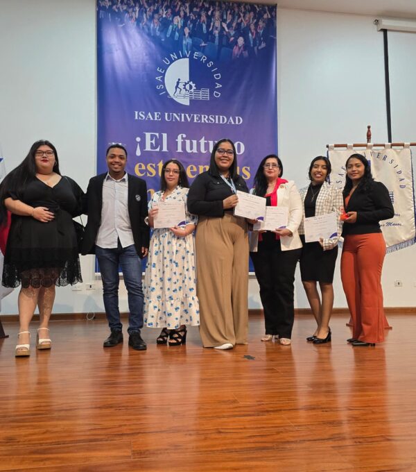 Estudiantes de UMECIT participan en ExpoInvestigación 2025 con proyectos de alto impacto social y académico