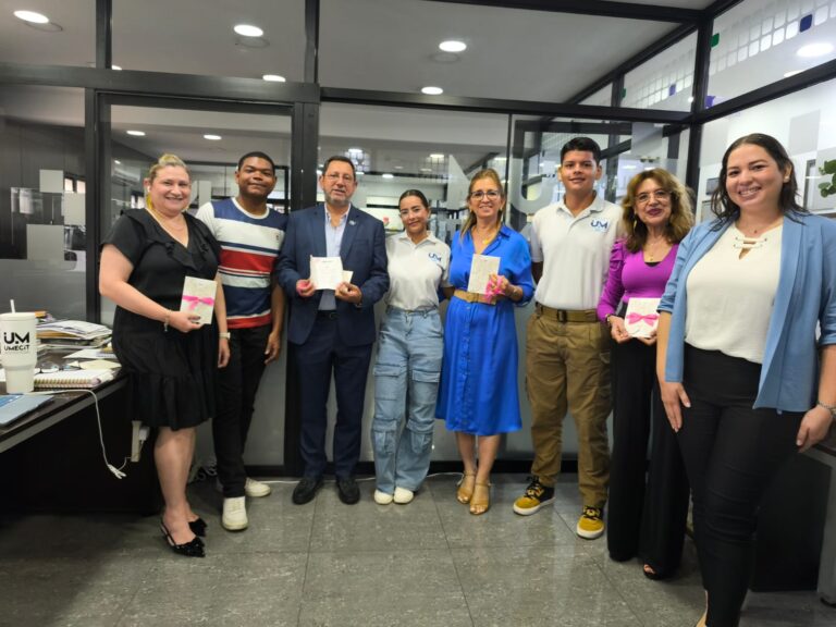 Entrega autoridades