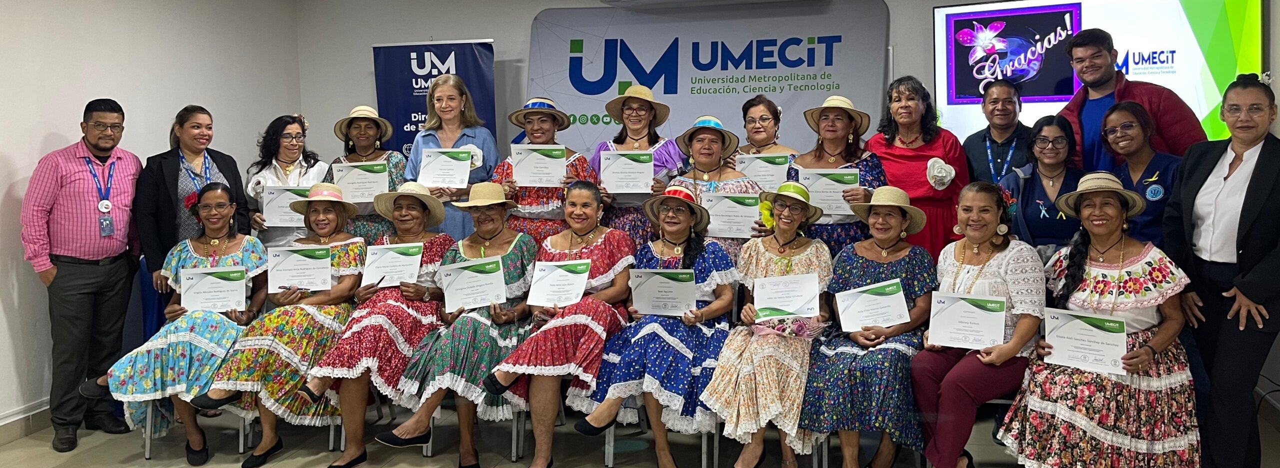 Sede La Chorrera entrega certificados a participantes del Proyecto de Vinculación Social “Edad Dorada”