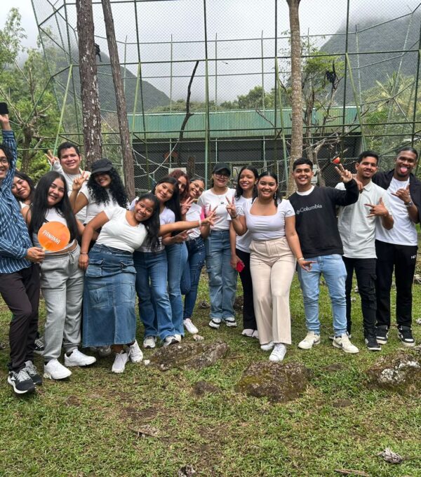 Excursión Académica al Valle de Antón: Fortaleciendo el Aprendizaje Experiencial del Idioma Inglés