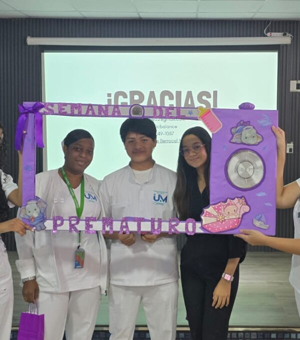 Conferencia en la Semana del Prematuro fortalece la formación de futuros enfermeros