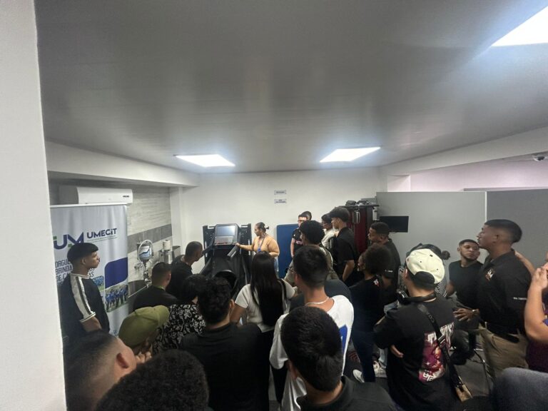 e8f68de3-af73-48d8-bbd4-b7c9a742b804