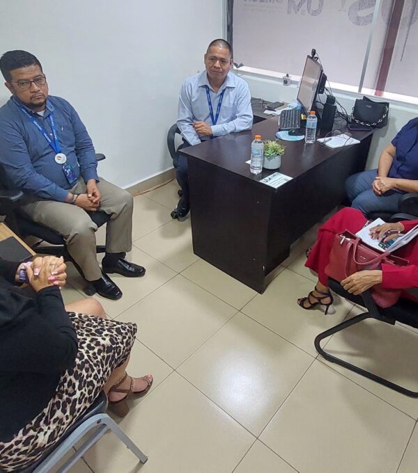 Avanzan acercamientos para fortalecer la cooperación universidad–sector productivo en Panamá Oeste