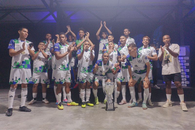 Fútbol </br><span style="font-size:18px";>¡Ven y únete a nuestros entrenamientos!</span>