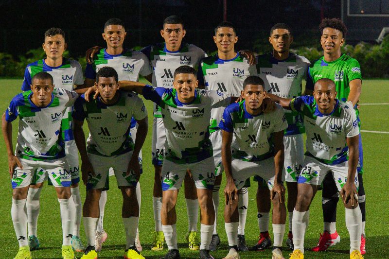 Fútbol </br><span style="font-size:18px";>¡Ven y únete a nuestros entrenamientos!</span>