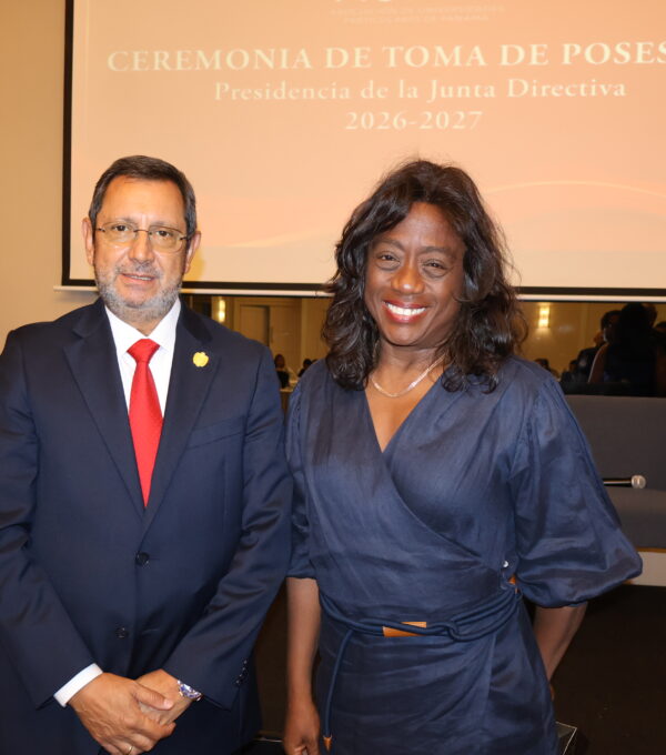 Rector José Alberto Nieto Rojas entrega la Presidencia de AUPPA en panel internacional sobre empleabilidad y educación continua